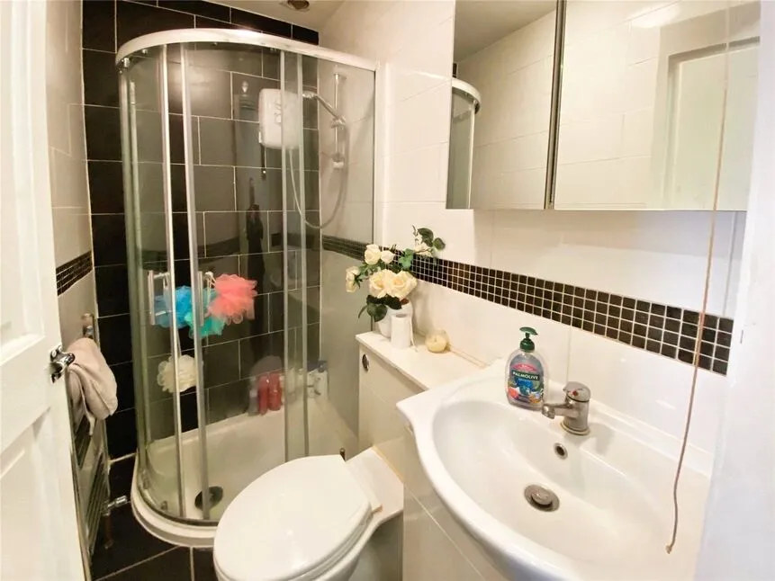 St. Marys Road, Watford, WD18, photo 17
