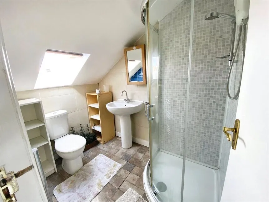 St. Marys Road, Watford, WD18, photo 16