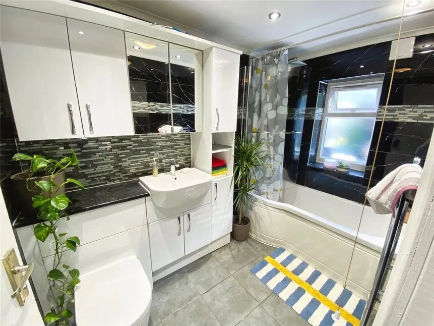 St. Marys Road, Watford, WD18, photo 5