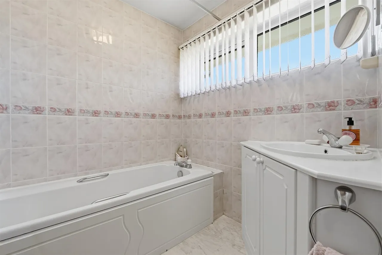 Marl Edge, Prestbury, photo 20