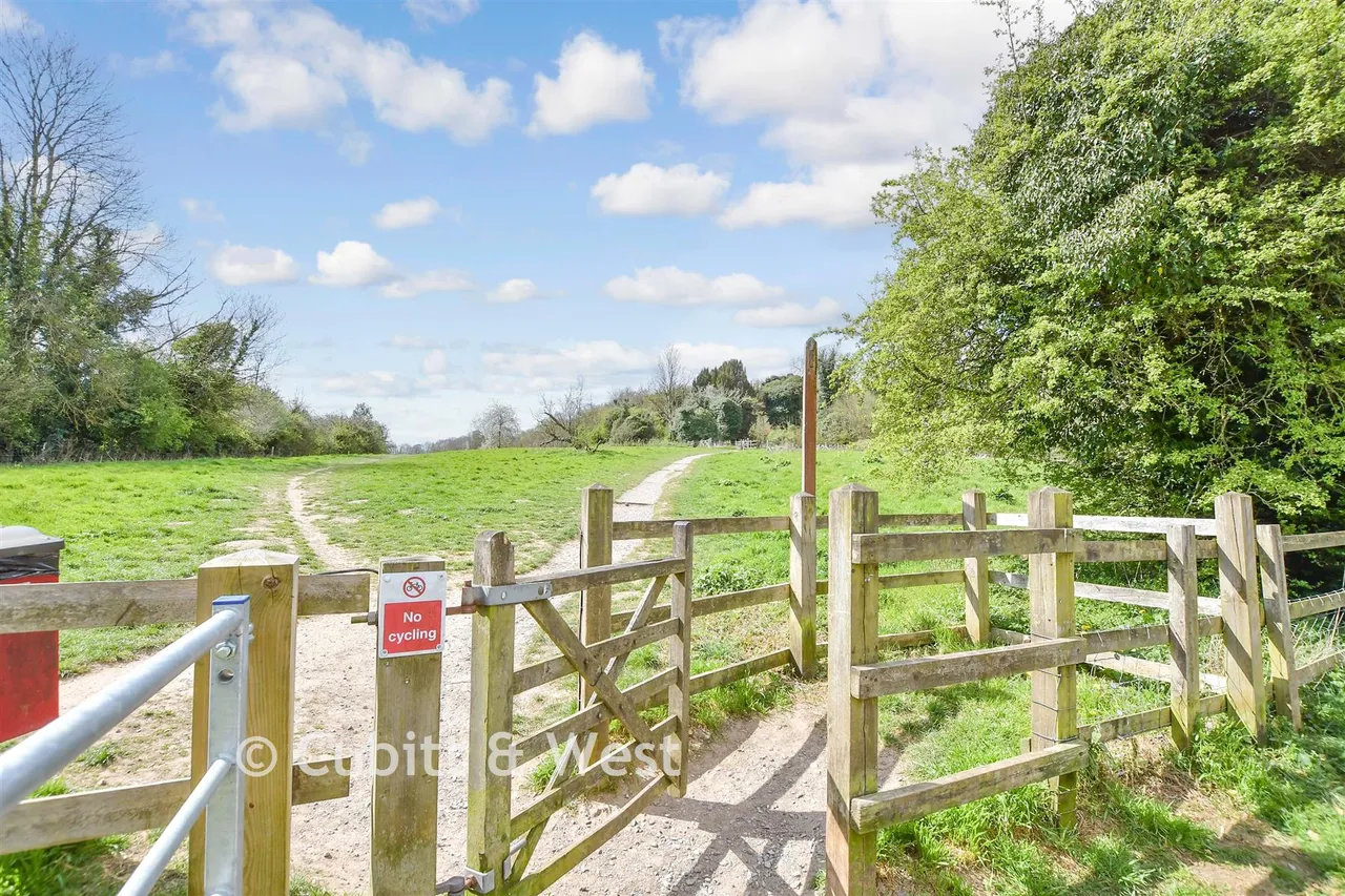Outwood Lane, Chipstead, CR5, photo 15