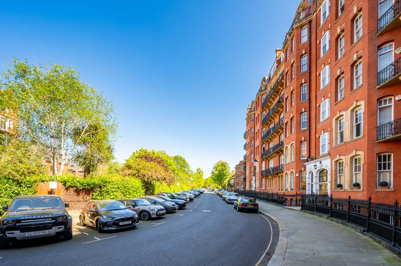 5 bed flat for sale — 101 Oakwood Court, Abbotsbury Road, London