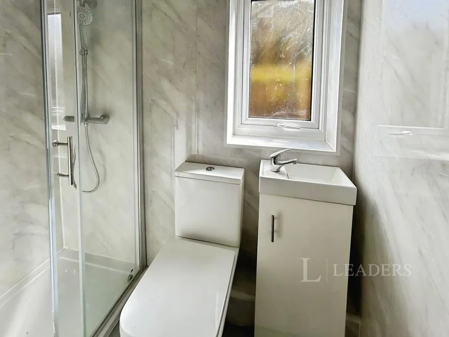 Rochford Drive, Luton, LU2, photo 5