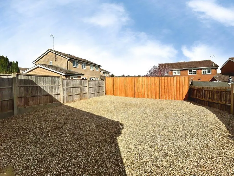 Rochford Drive, Luton, LU2, photo 9