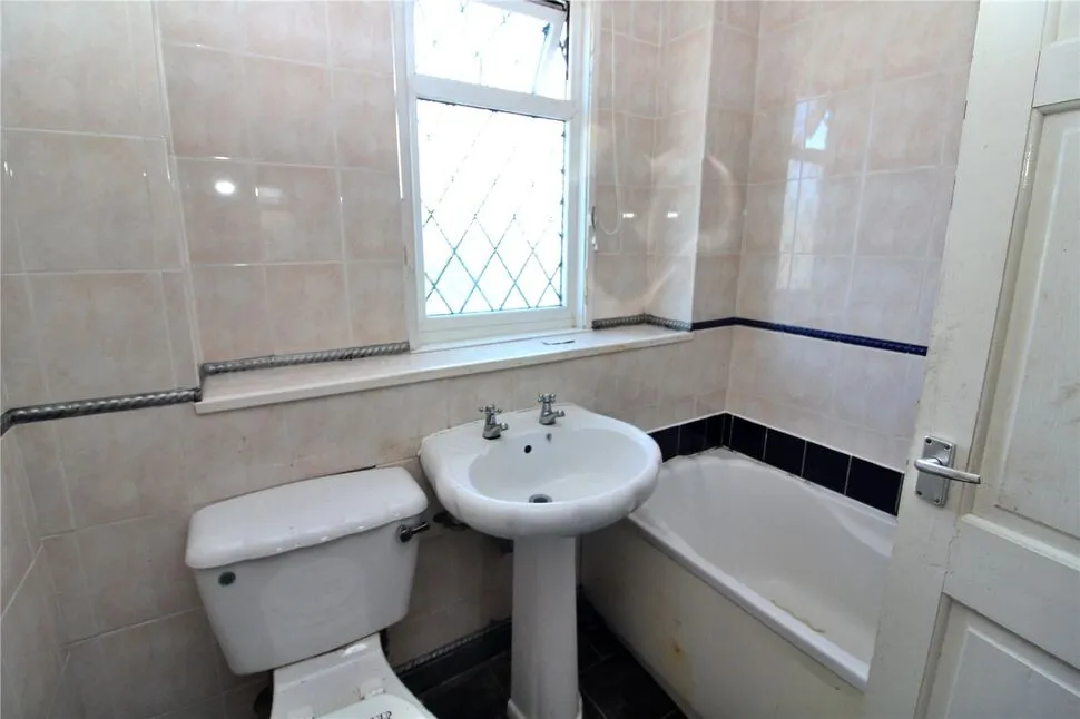 Red Hall Chase, Leeds, LS14, photo 4