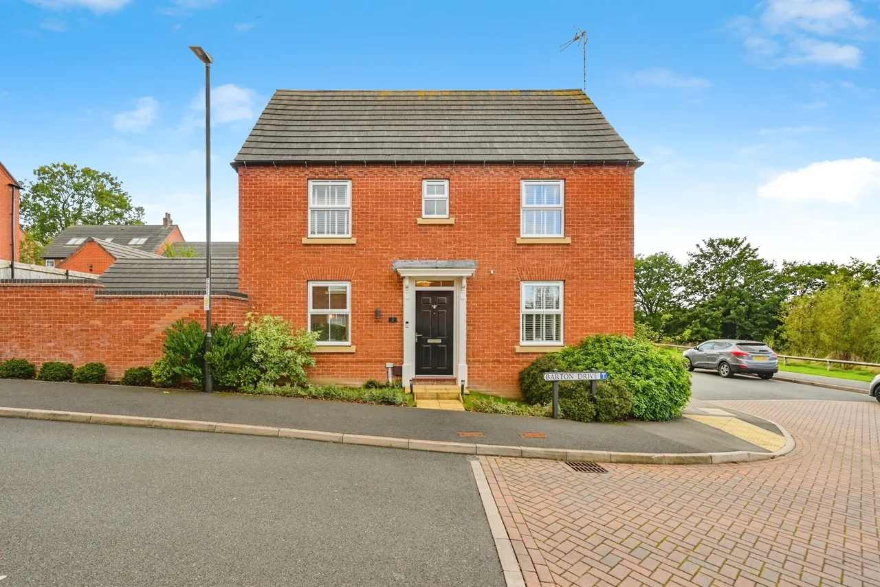 3 bed house for sale — Barton Drive, Ashbourne
