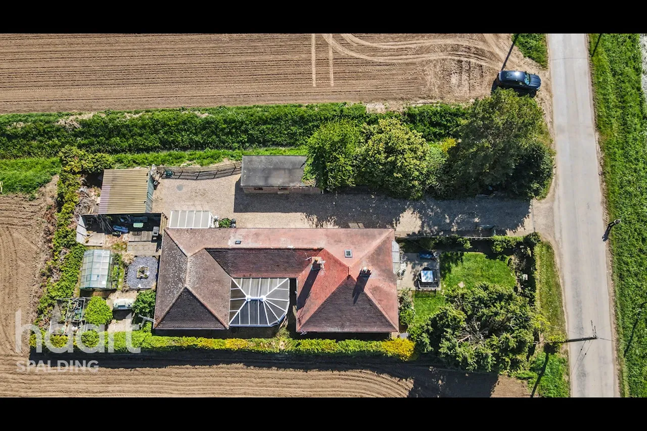 3 bed house for sale, Eaugate Road, Moulton Chapel, PE12