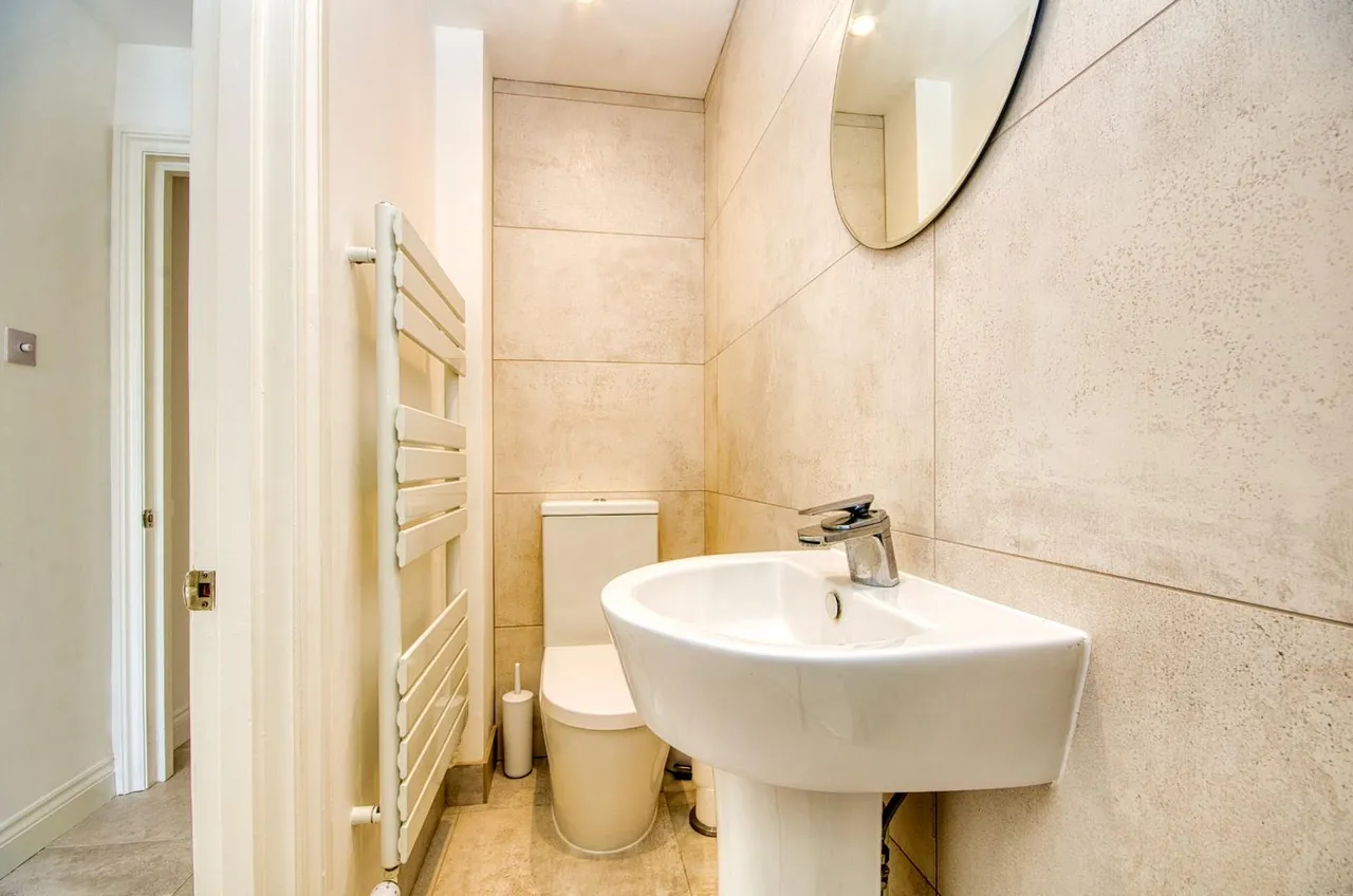 Calshot Court, Ocean Village, SOUTHAMPTON, Hampshire, SO14 3GR, photo 11