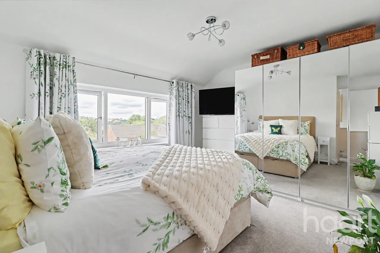 Tudor Crescent, Newport, NP10, photo 2
