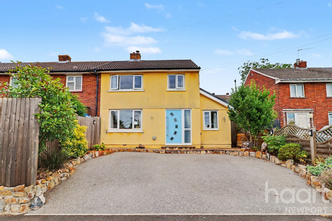 4 bed house for sale, Tudor Crescent, Newport, NP10