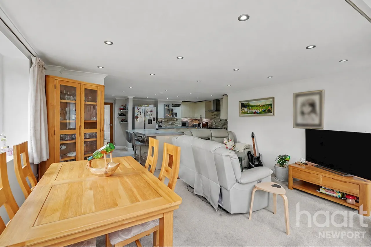 Tudor Crescent, Newport, NP10, photo 7