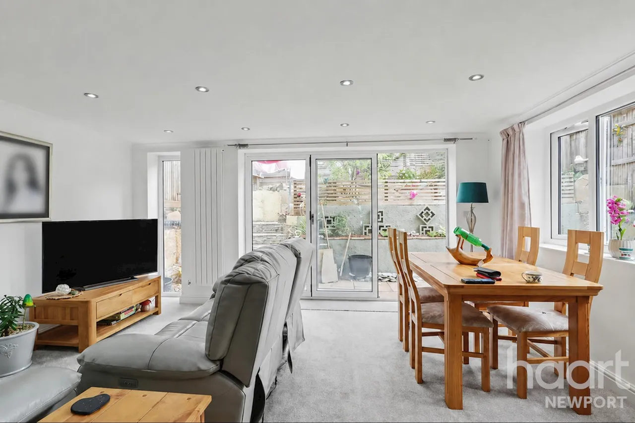 Tudor Crescent, Newport, NP10, photo 14