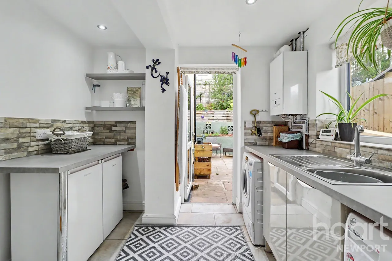 Tudor Crescent, Newport, NP10, photo 9