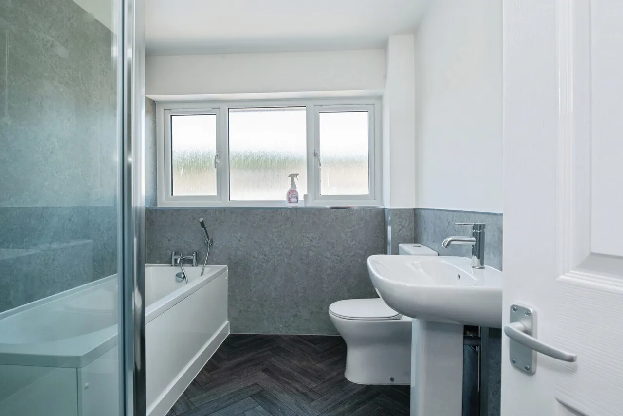 Weare Close, NEWPORT, Gwent, NP20, photo 9