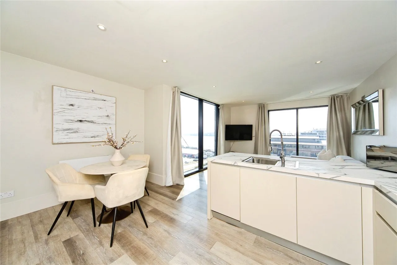William Jessop Way, Liverpool, L3, photo 6