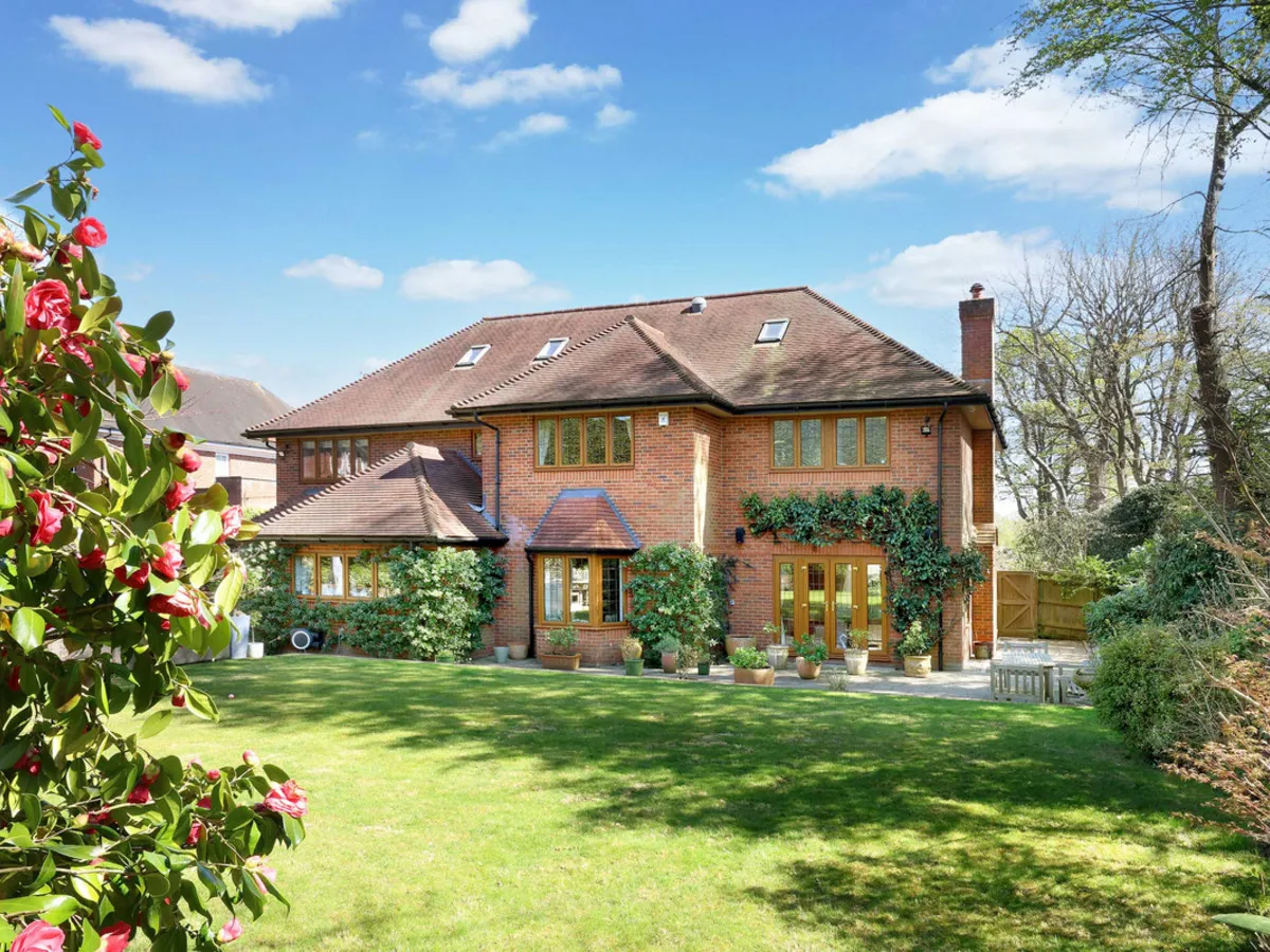 Pavilion End, Beaconsfield, HP9, photo 2