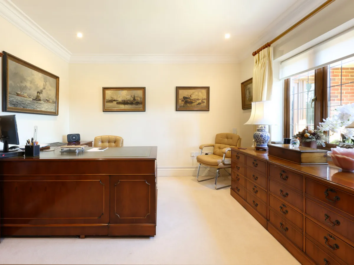 Pavilion End, Beaconsfield, HP9, photo 20