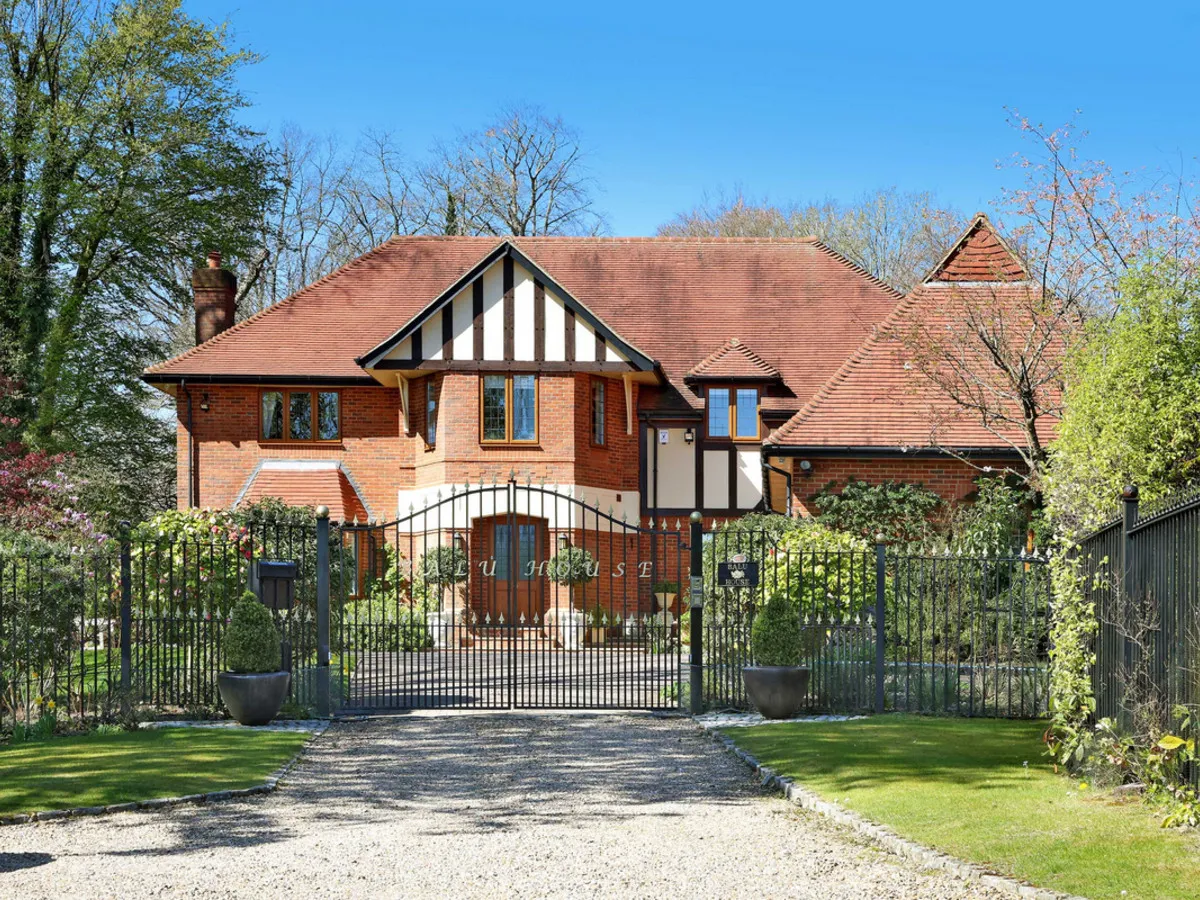 Pavilion End, Beaconsfield, HP9, photo 26