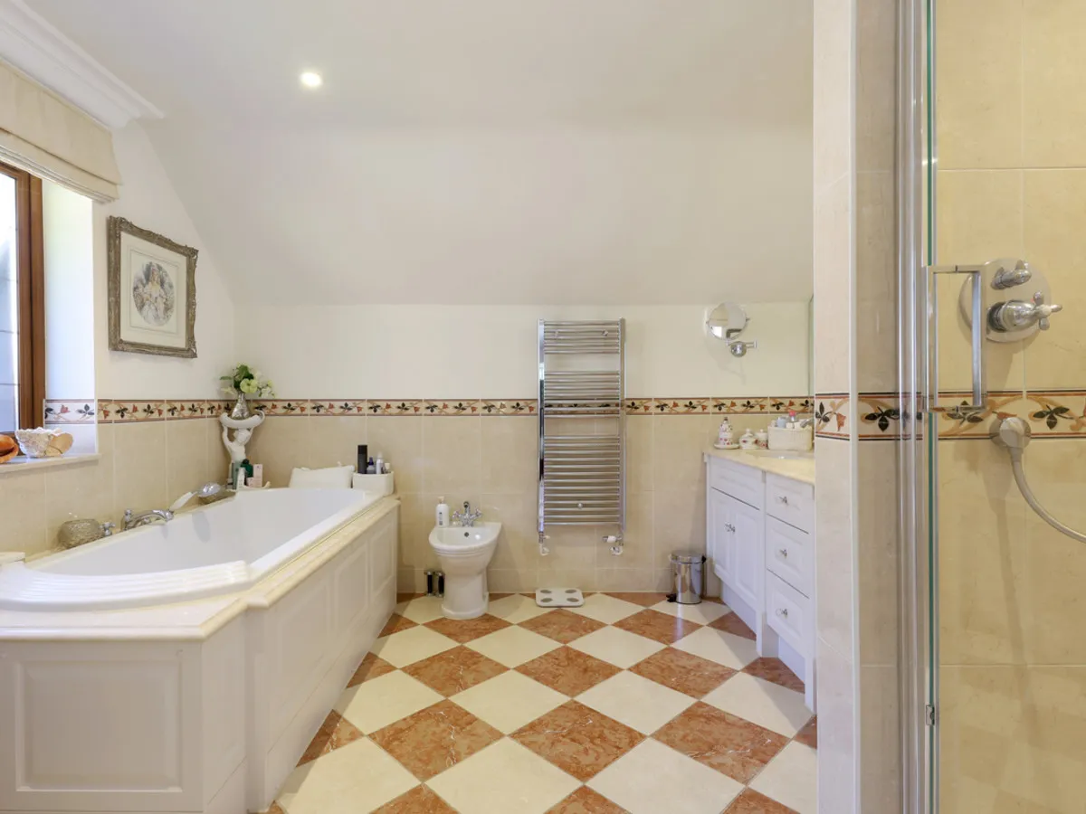Pavilion End, Beaconsfield, HP9, photo 12