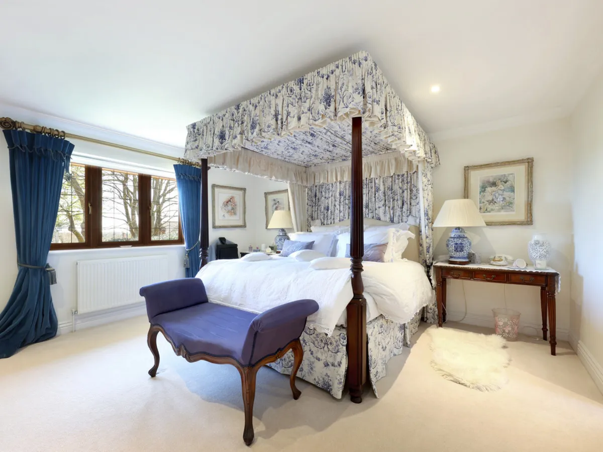 Pavilion End, Beaconsfield, HP9, photo 14