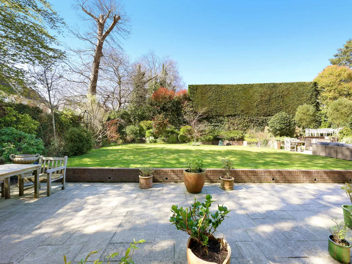 Pavilion End, Beaconsfield, HP9, photo 21