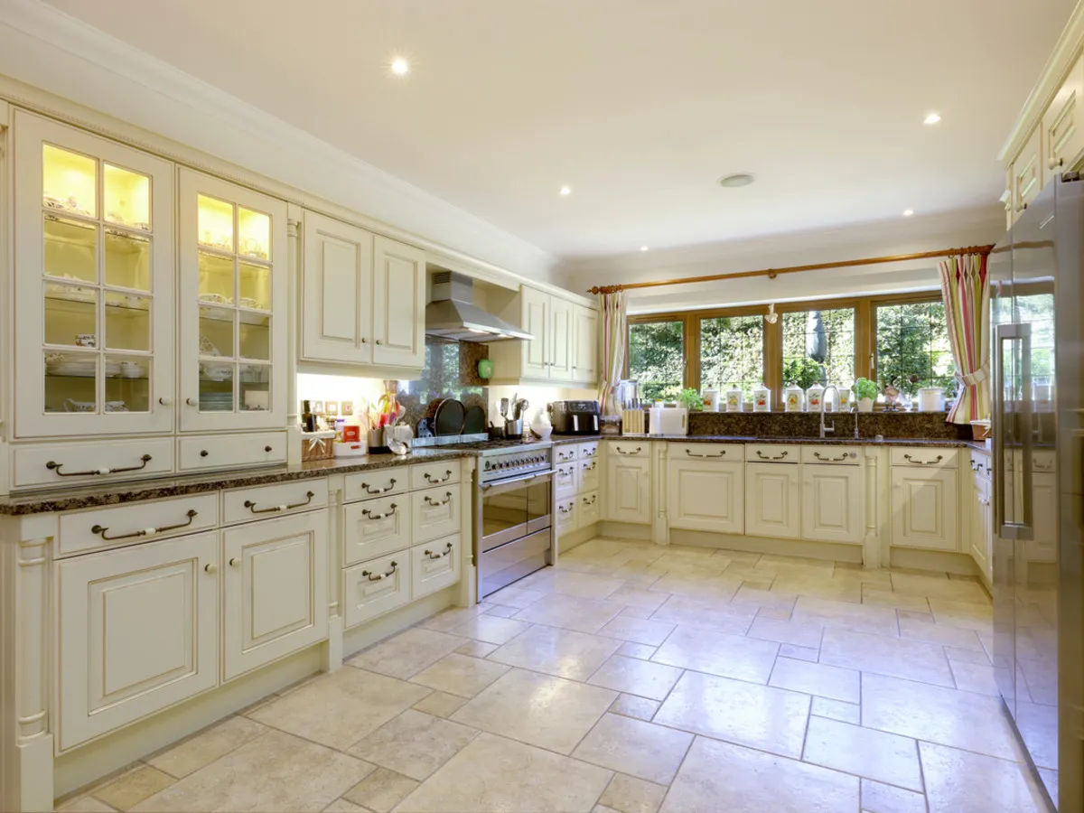 Pavilion End, Beaconsfield, HP9, photo 6
