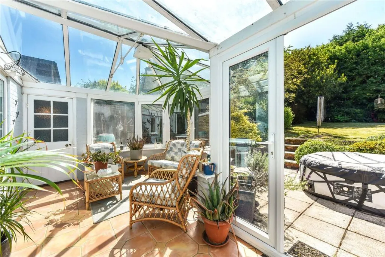 Pulens Lane, Petersfield, GU31, photo 12