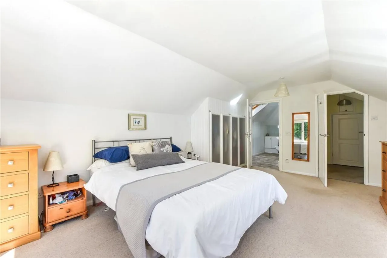Pulens Lane, Petersfield, GU31, photo 13