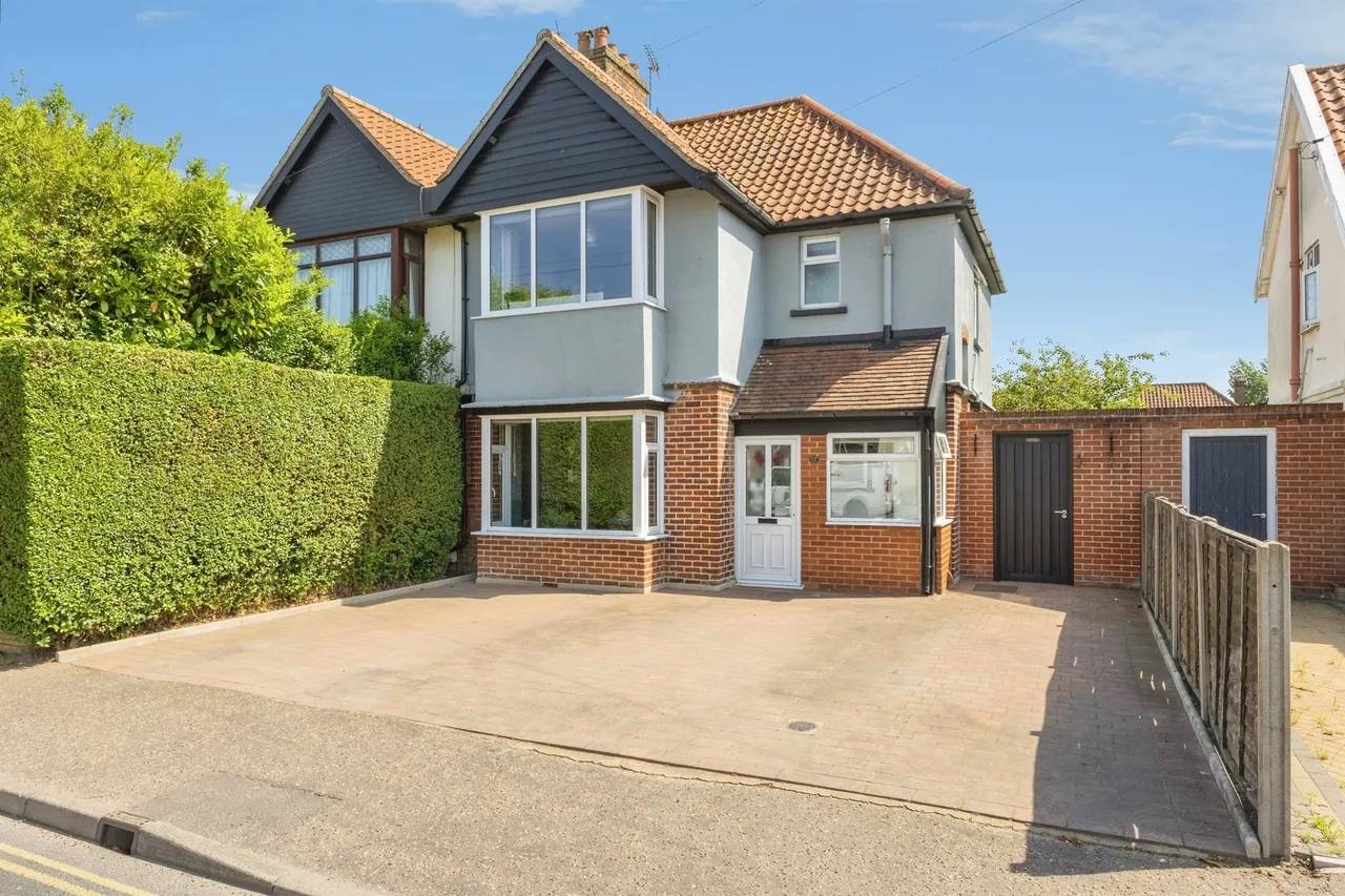 3 bed house for sale — Cromer Road, Norwich