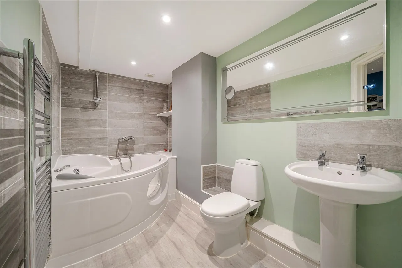 Grampound Road, TR2, photo 16