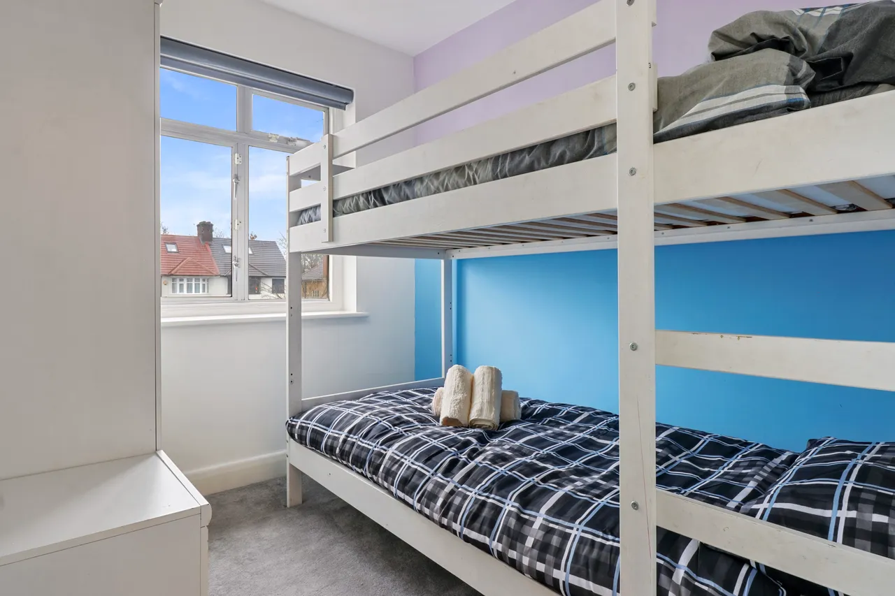Imperial Drive, Harrow, HA2, photo 13
