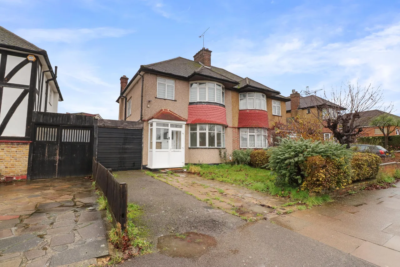 3 bed house for sale, Imperial Drive, Harrow, HA2