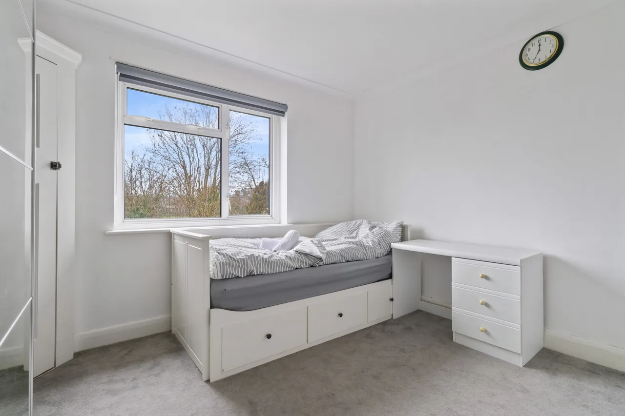 Imperial Drive, Harrow, HA2, photo 10