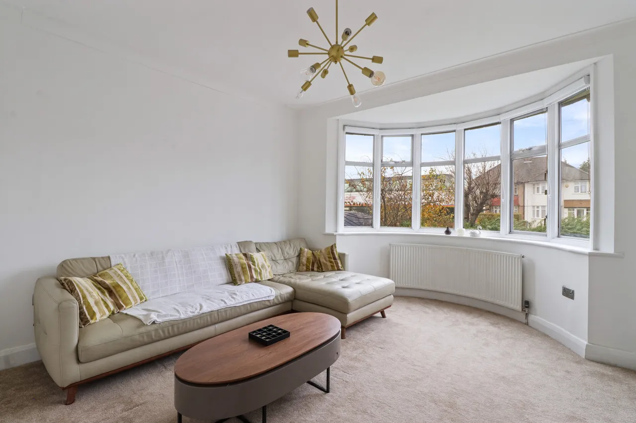 Imperial Drive, Harrow, HA2, photo 2