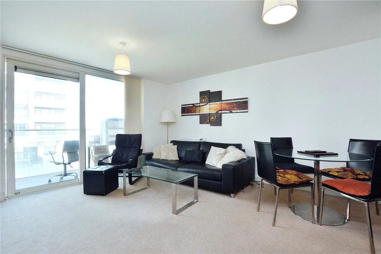 Roseberry Place, London, E8, photo 3