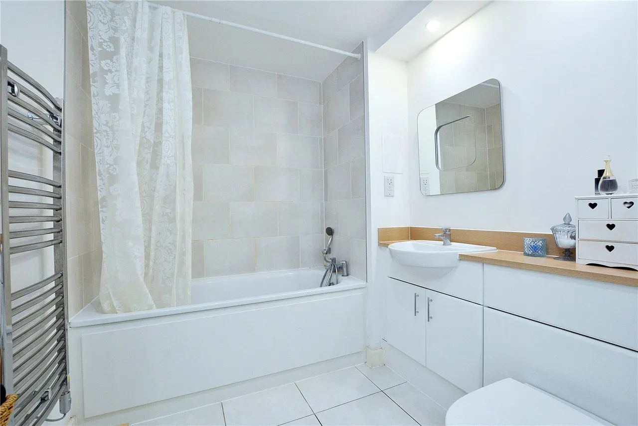 Roseberry Place, London, E8, photo 5