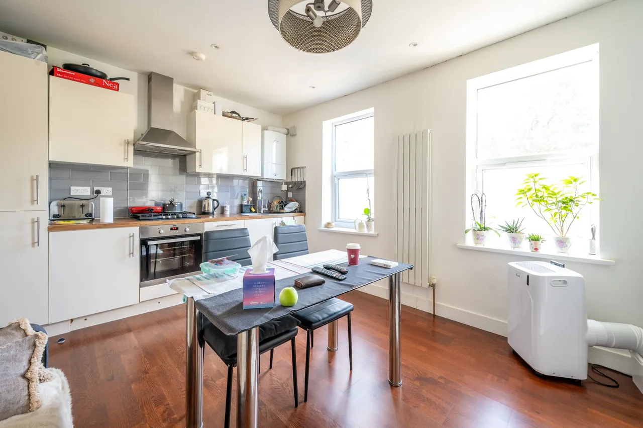 68b Stratford Road, London, photo 3