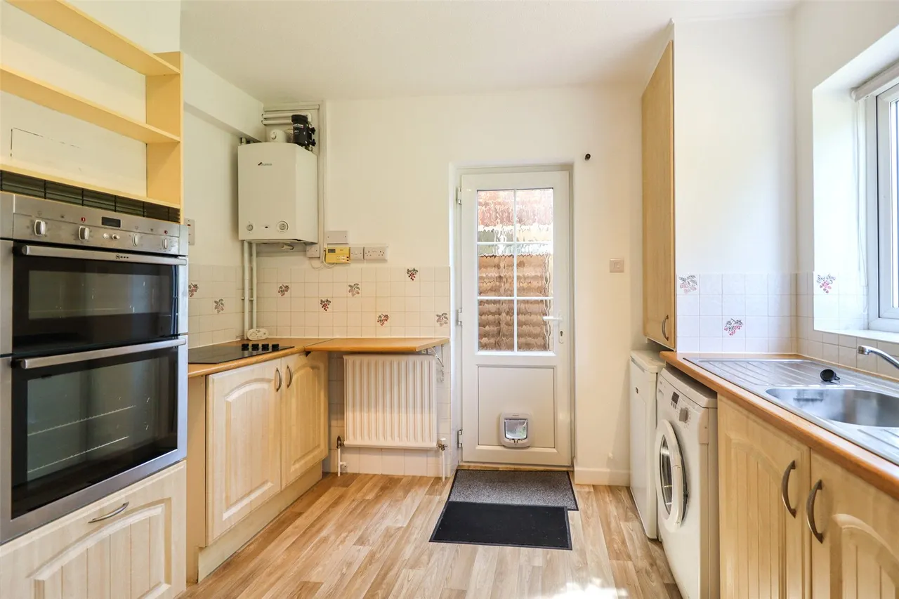 Newlands, Fleet, Hampshire, GU52 6TW, photo 4