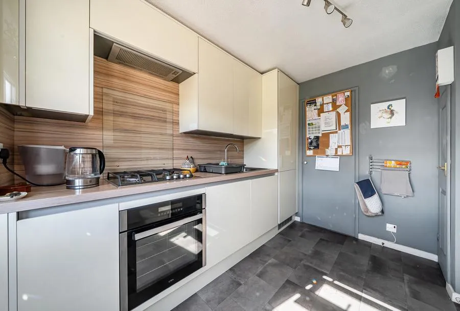 Plantation Crescent, Bredon, GL20, photo 15