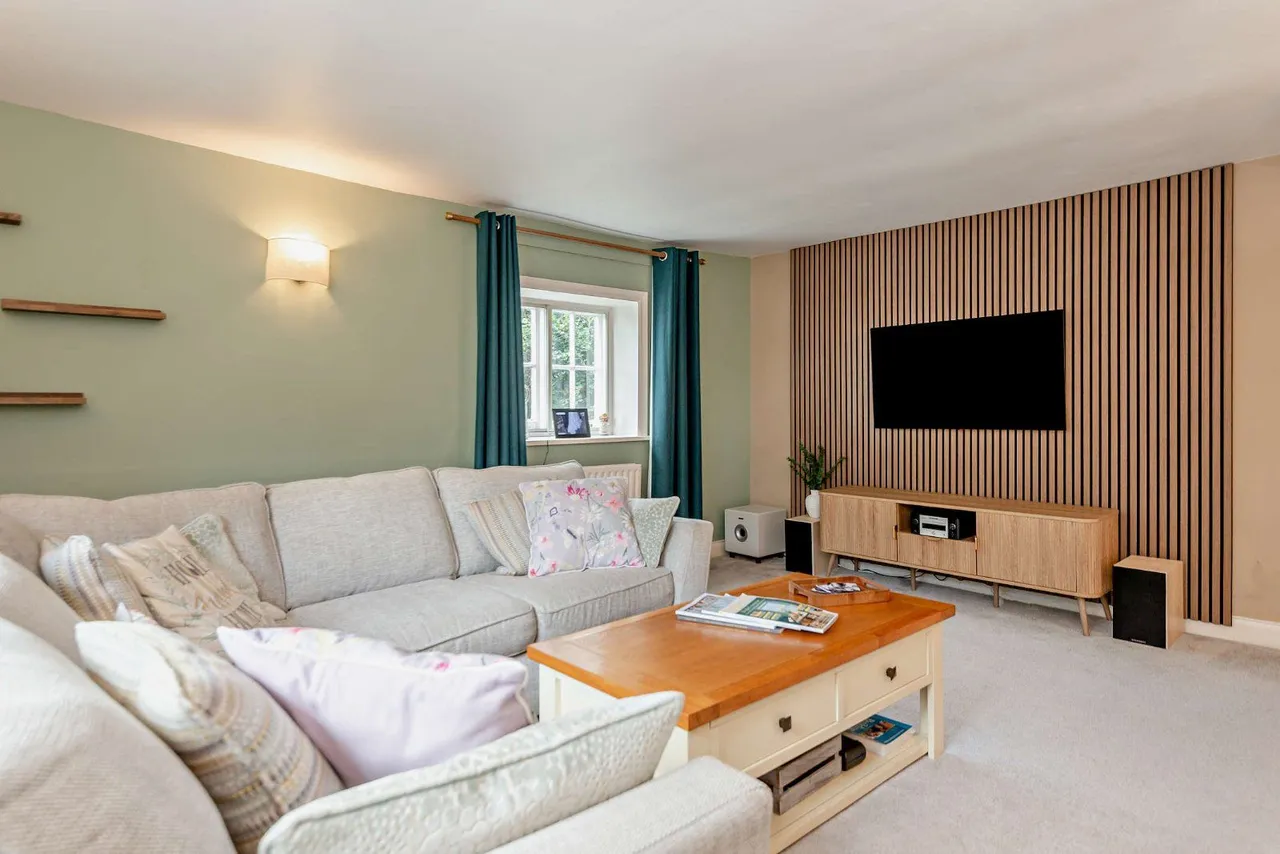 East Street, Billingshurst, RH14, photo 9