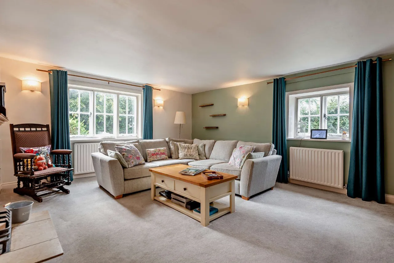 East Street, Billingshurst, RH14, photo 8