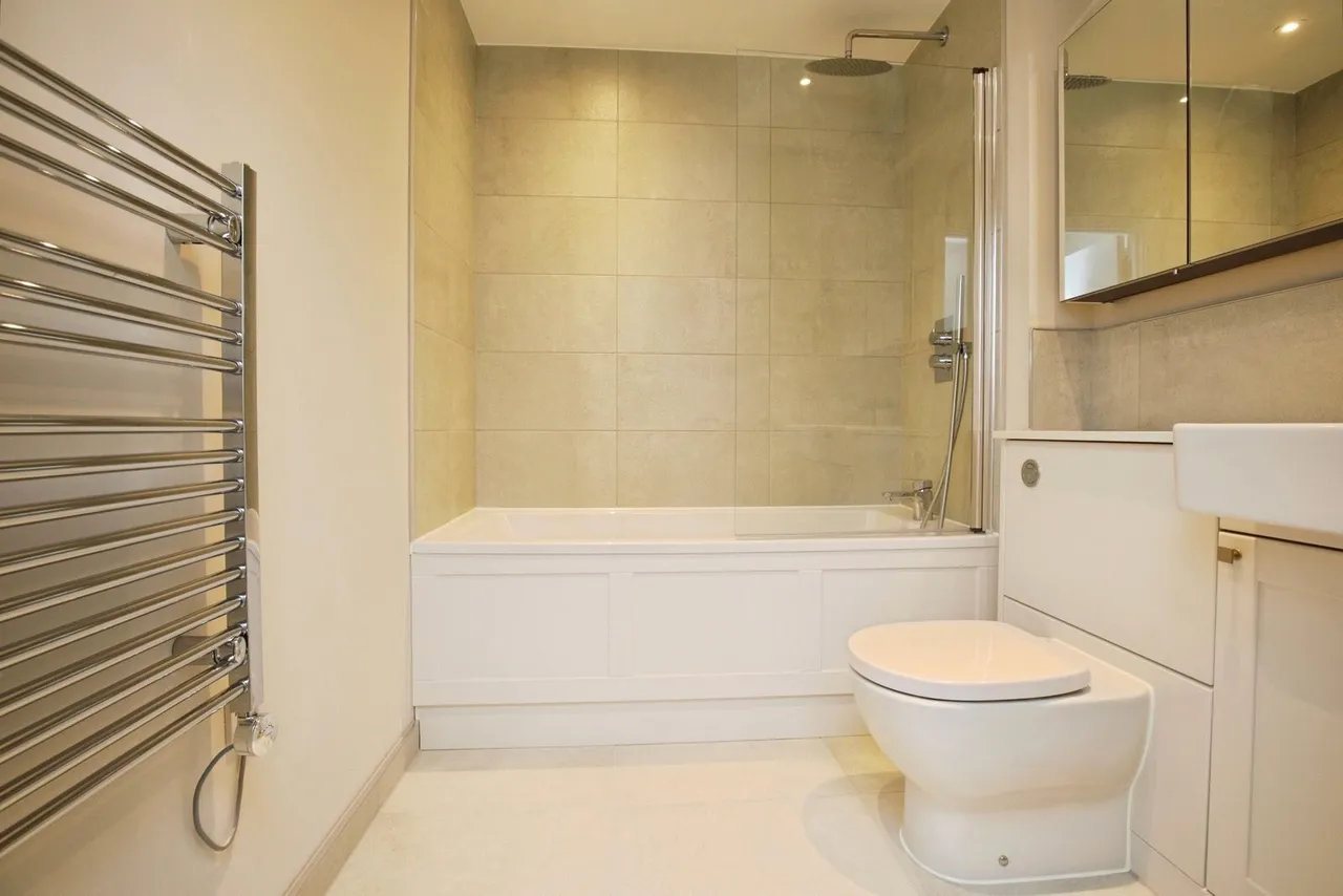 Kings Road, Newbury, RG14, photo 8
