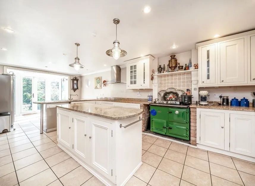 Hanworth Road, Hounslow, TW3, photo 4