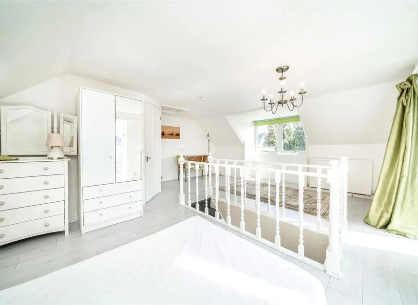 Hanworth Road, Hounslow, TW3, photo 7