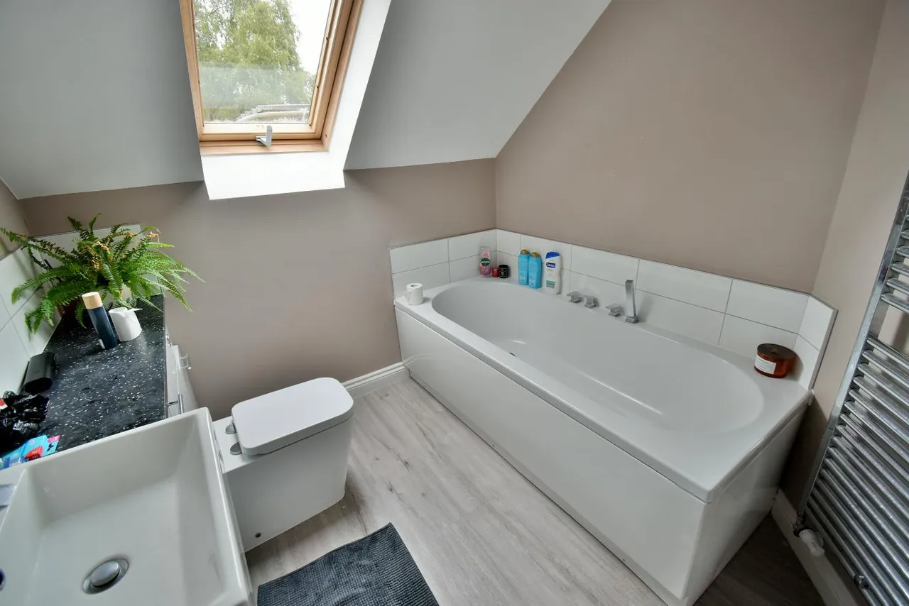 Wentworth Grange, BH22, photo 8