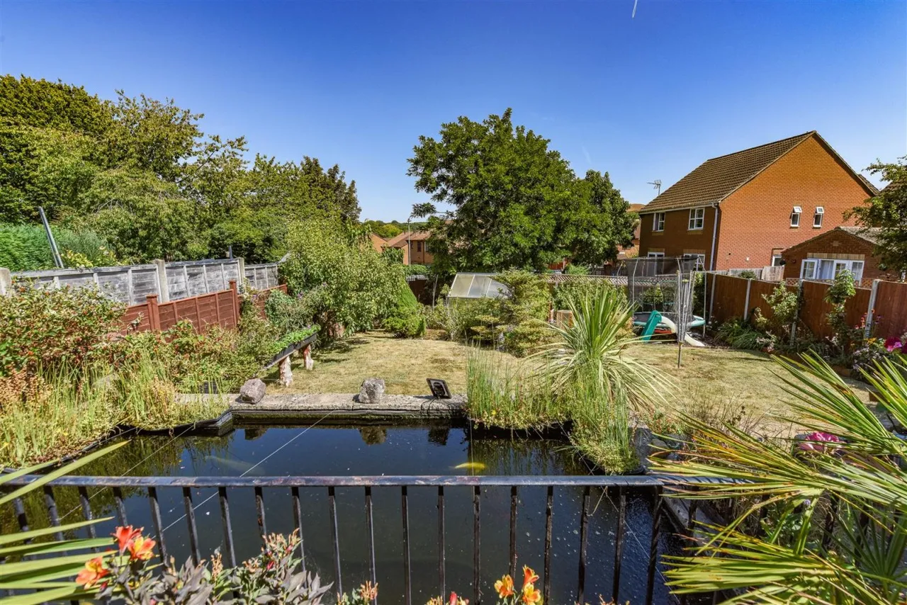 Ryder Close, Cam, GL11, photo 13