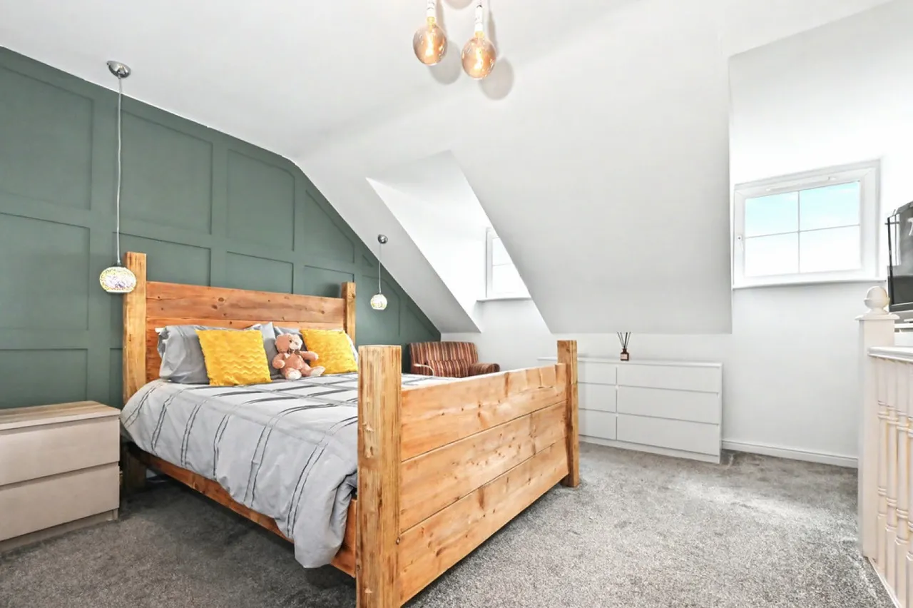 Cricklewood Drive, Tunstall, Stoke-on-Trent, photo 9