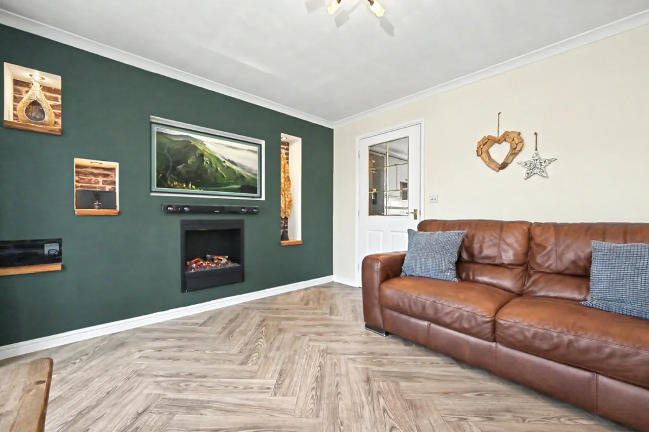 Cricklewood Drive, Tunstall, Stoke-on-Trent, photo 5