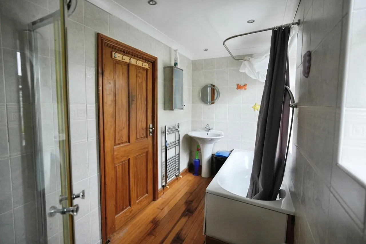 Aldercroft Avenue, Manchester, M22, photo 14