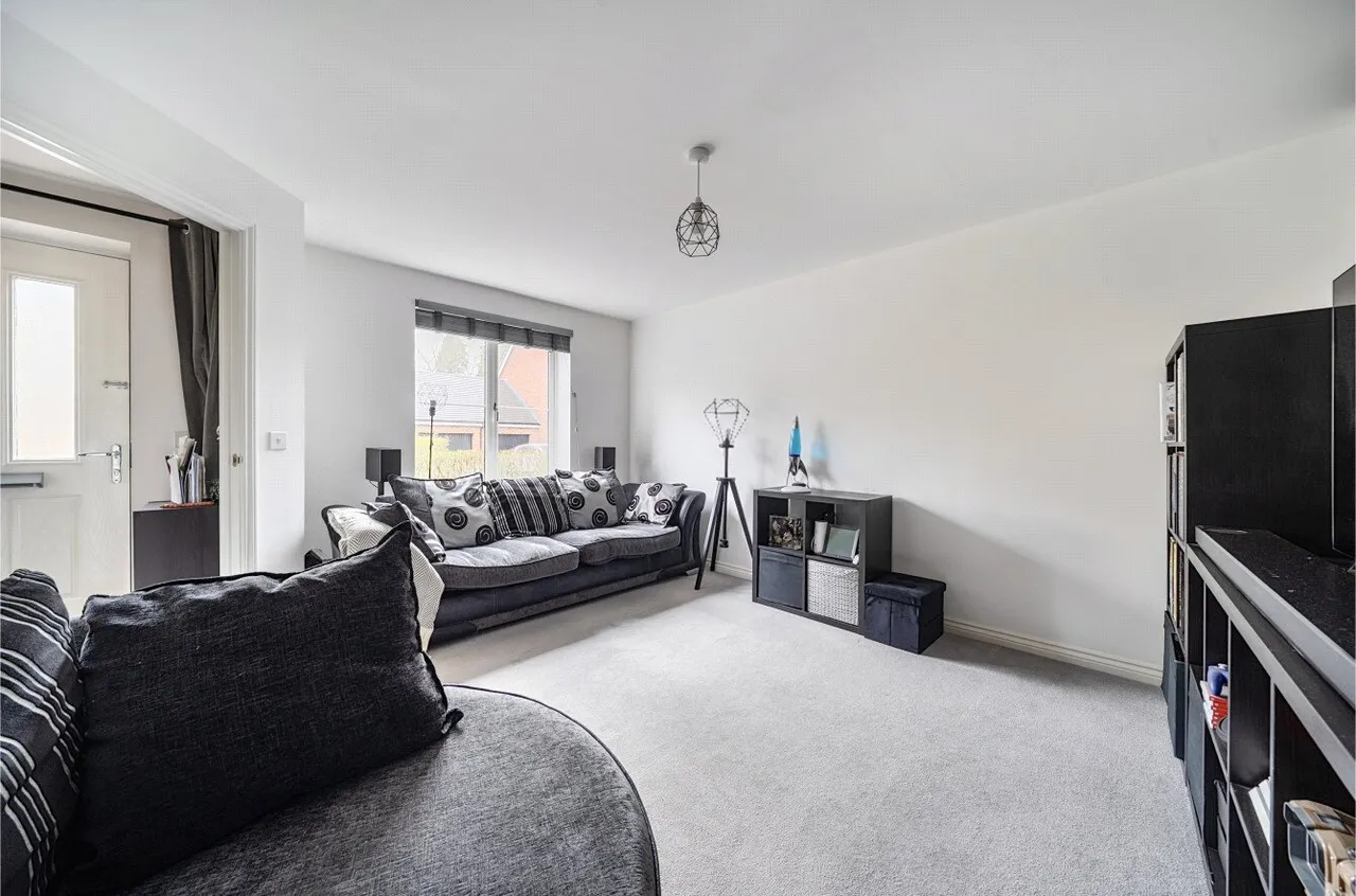 Lowsley Farm Drive, Liphook, GU30, photo 11
